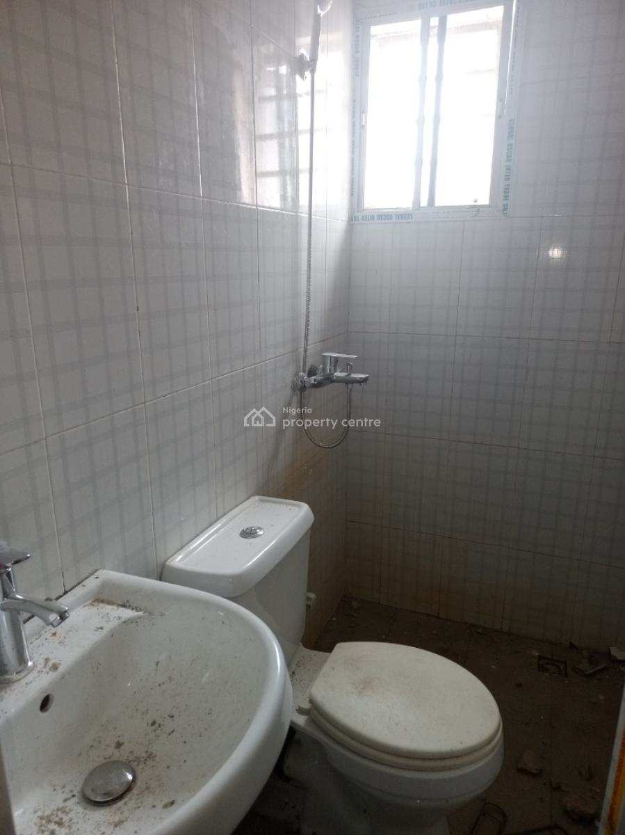 Renovated Clean 3 Bedroom Apartment, Off Mobil Road Ilaje, Ilaje, Ajah, Lagos, Flat / Apartment for Rent