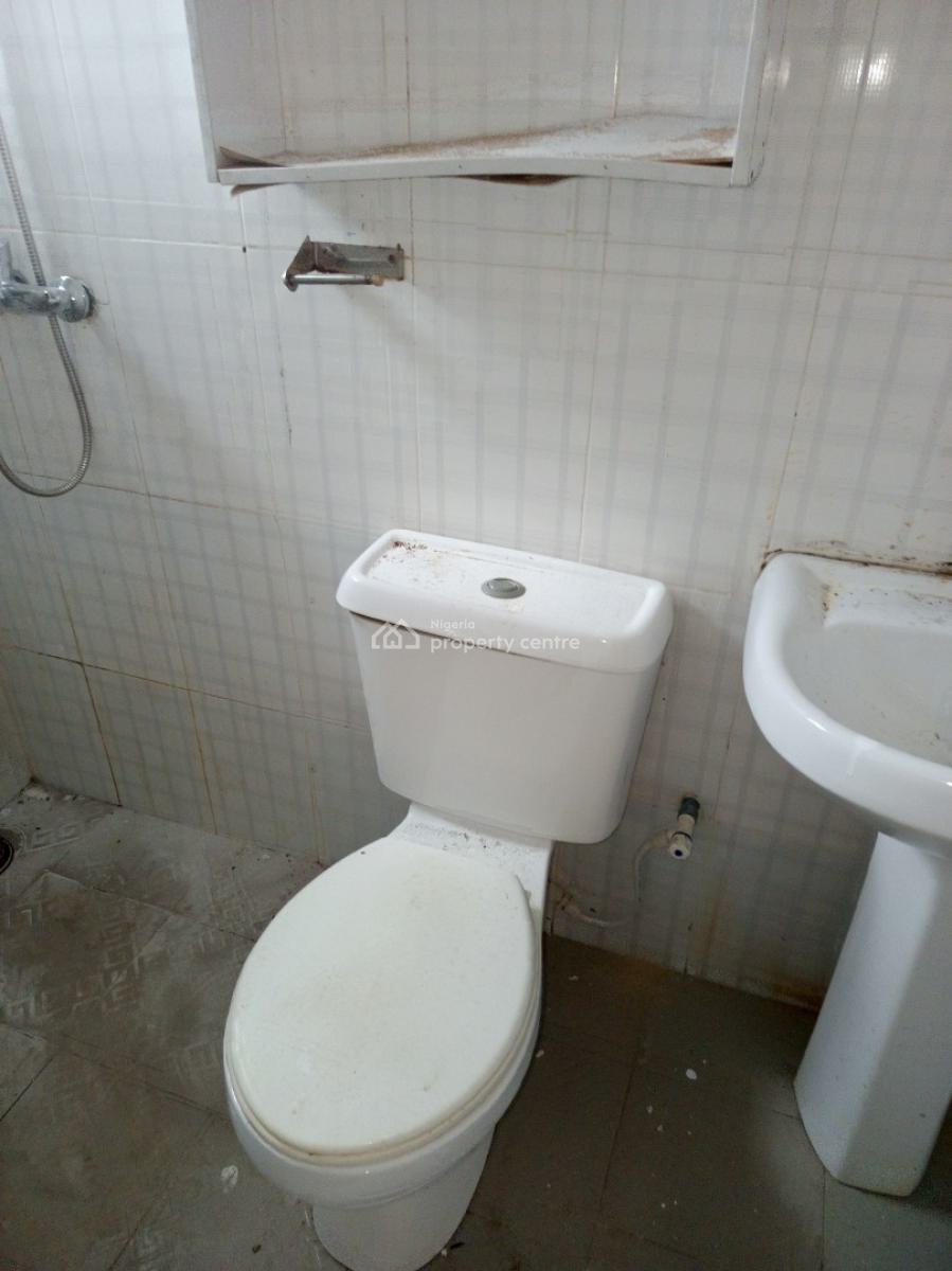 Renovated Clean 3 Bedroom Apartment, Off Mobil Road Ilaje, Ilaje, Ajah, Lagos, Flat / Apartment for Rent
