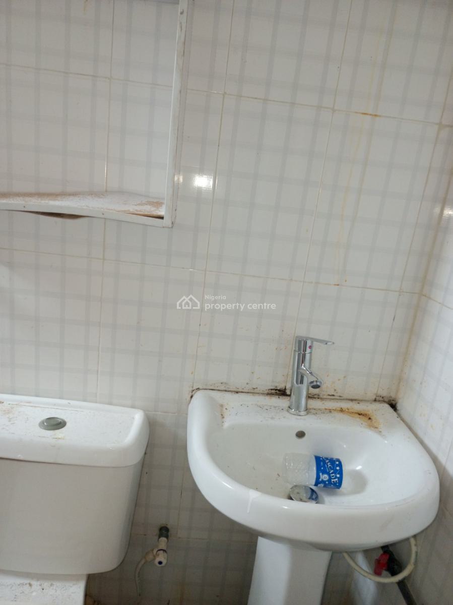 Renovated Clean 3 Bedroom Apartment, Off Mobil Road Ilaje, Ilaje, Ajah, Lagos, Flat / Apartment for Rent