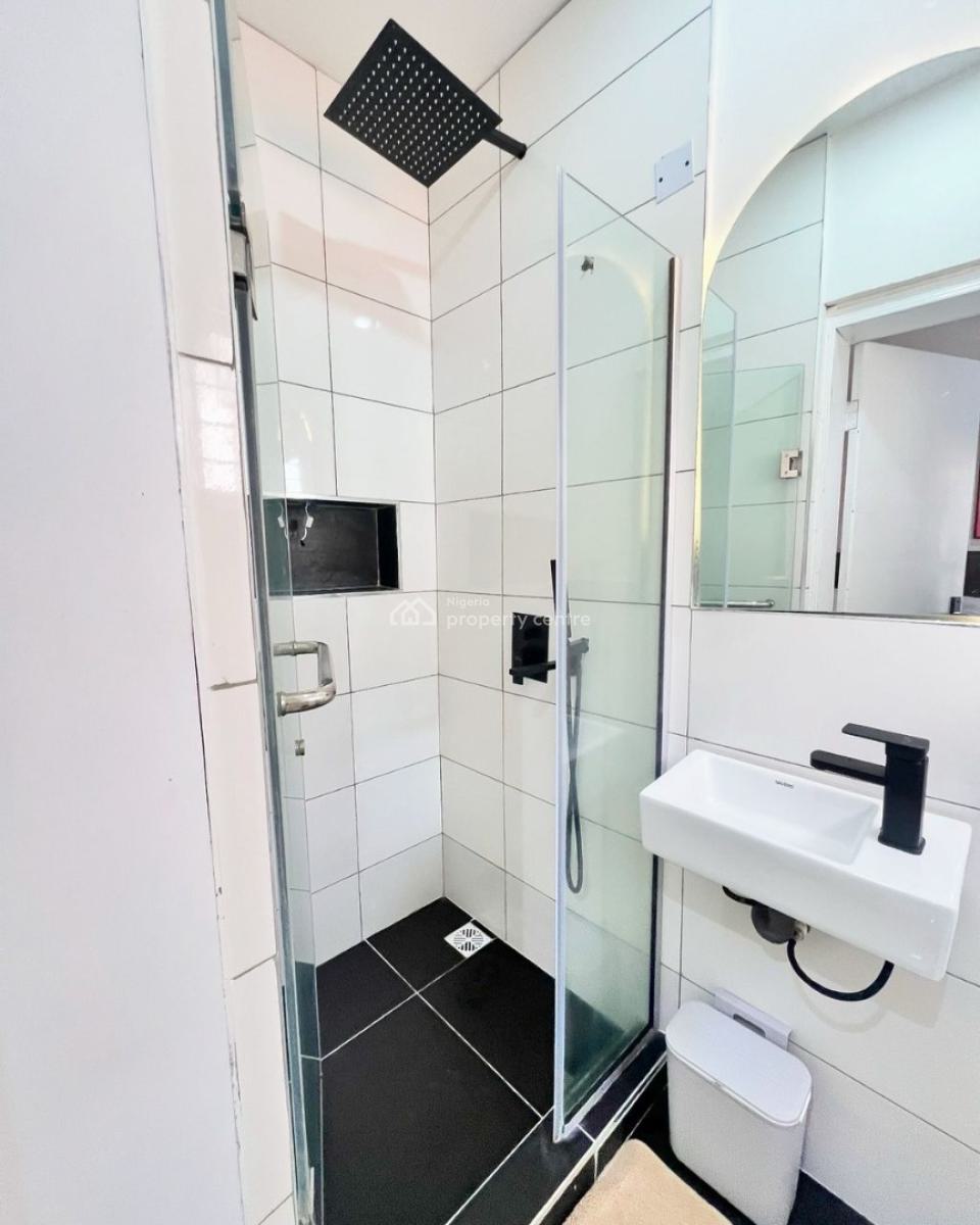 Spacious Furnished 2b Bedroom  Flat, Lekki Phase 1, Lekki, Lagos, Flat / Apartment for Rent