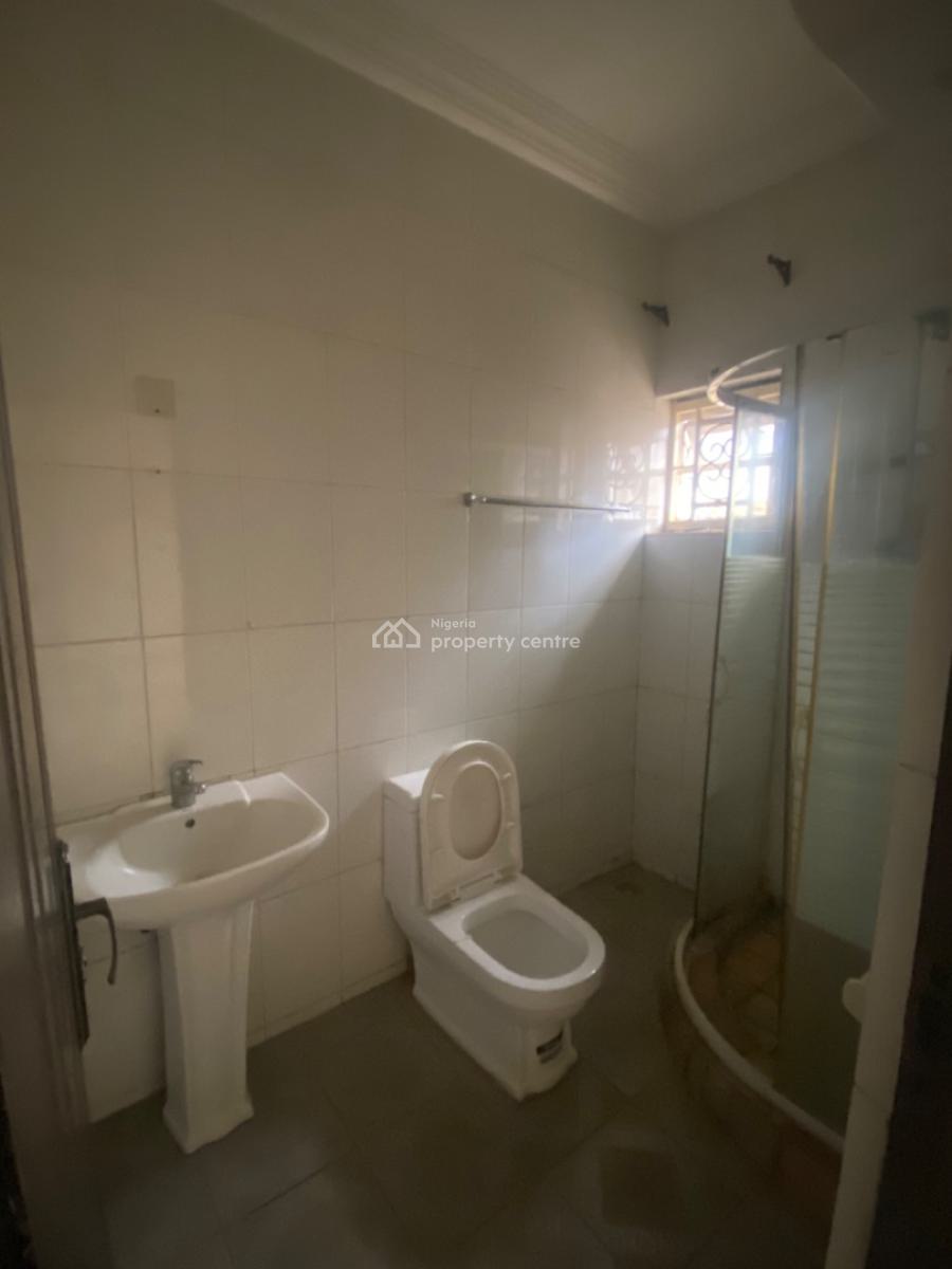 Nice 3 Bedroom Flat with 1 Bq in a Gated & Secured Compound, Wuye, Wuye, Abuja, Flat / Apartment for Rent
