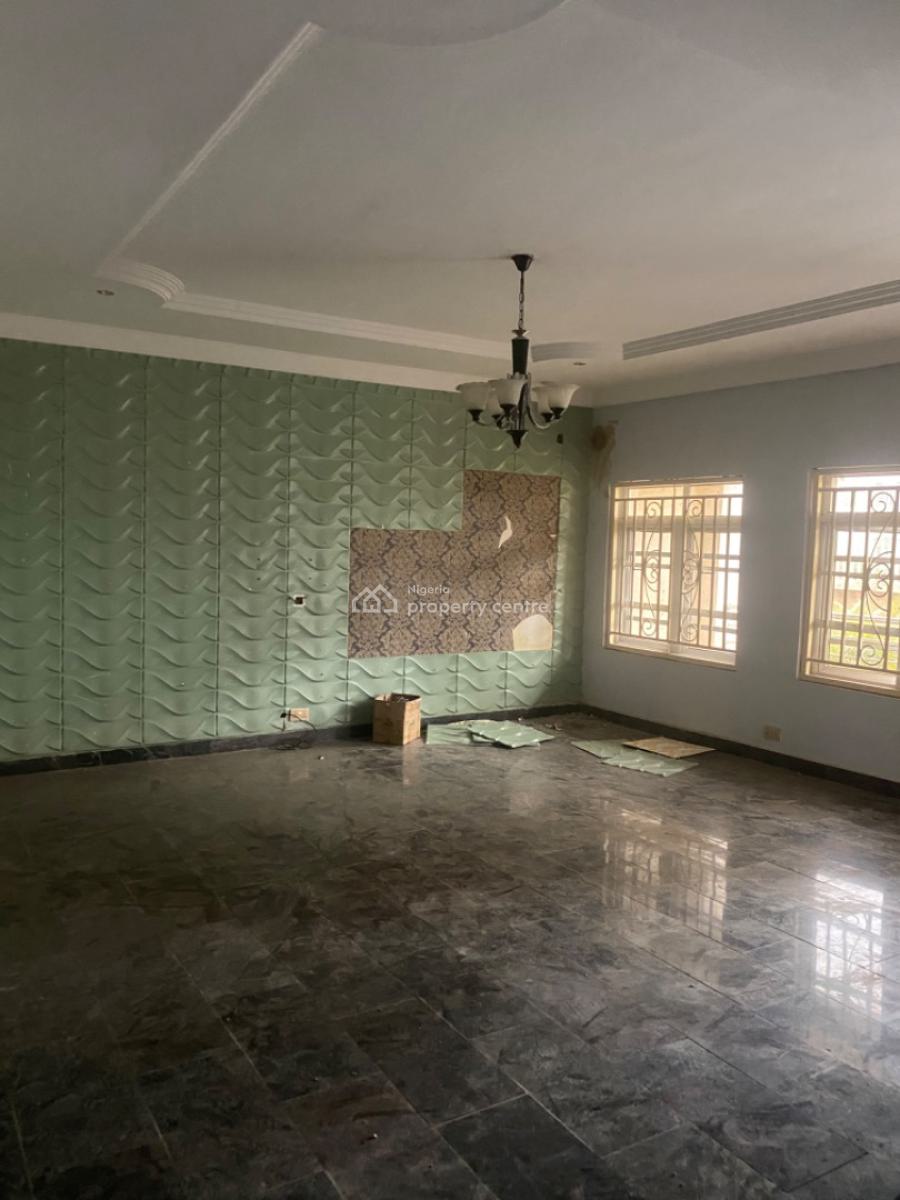 Nice 3 Bedroom Flat with 1 Bq in a Gated & Secured Compound, Wuye, Wuye, Abuja, Flat / Apartment for Rent