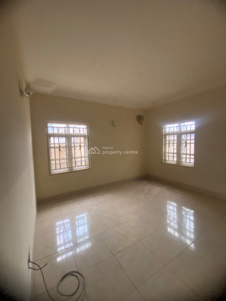 Nice 3 Bedroom Flat with 1 Bq in a Gated & Secured Compound, Wuye, Wuye, Abuja, Flat / Apartment for Rent