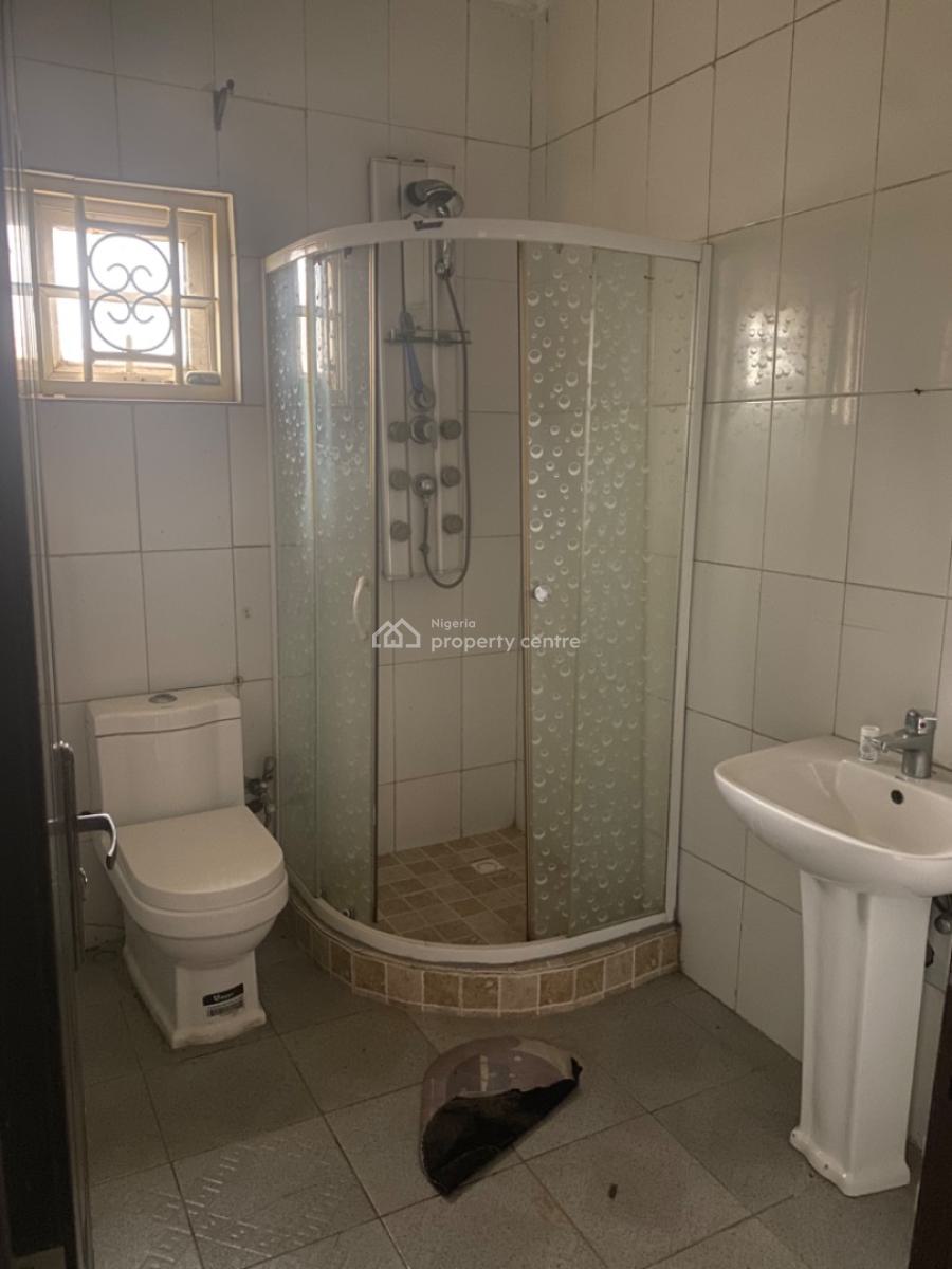 Nice 3 Bedroom Flat with 1 Bq in a Gated & Secured Compound, Wuye, Wuye, Abuja, Flat / Apartment for Rent