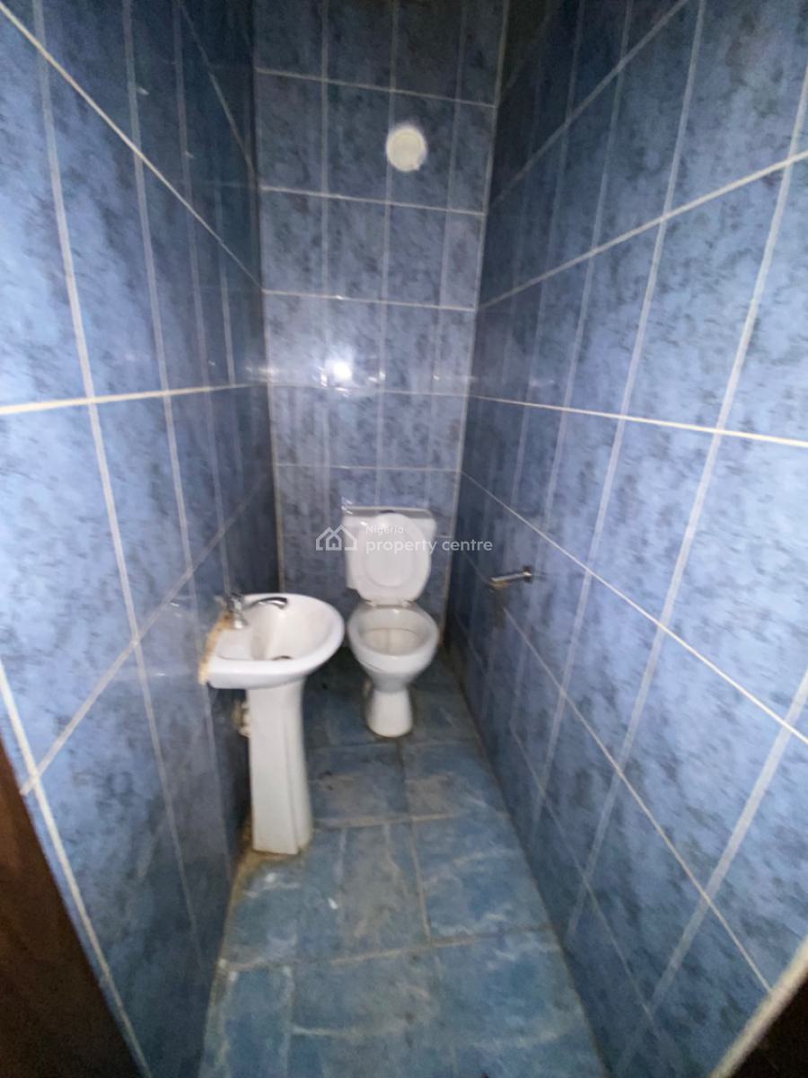 Spacious 3 Bedroom Flat, Beside Nugget Hotel, Utako, Abuja, Flat / Apartment for Rent