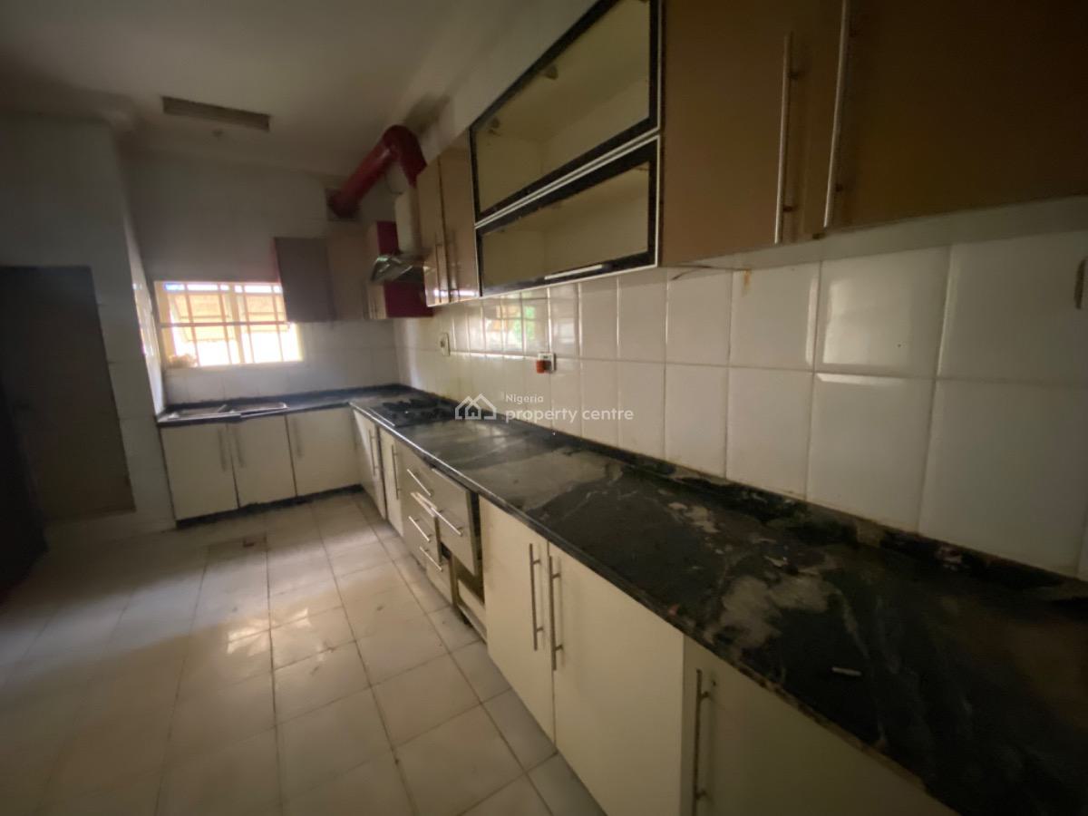 Spacious 3 Bedroom Flat, Beside Nugget Hotel, Utako, Abuja, Flat / Apartment for Rent