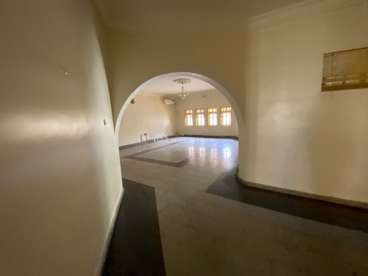Spacious 3 Bedroom Flat, Beside Nugget Hotel, Utako, Abuja, Flat / Apartment for Rent