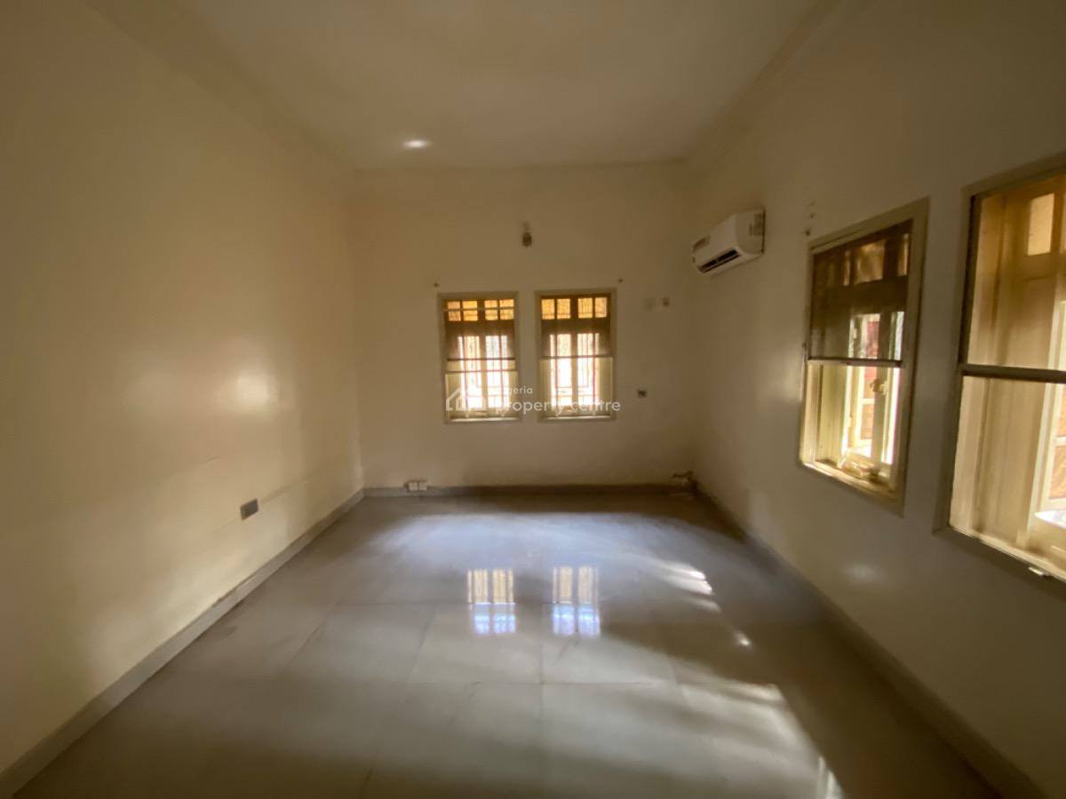 Spacious 3 Bedroom Flat, Beside Nugget Hotel, Utako, Abuja, Flat / Apartment for Rent