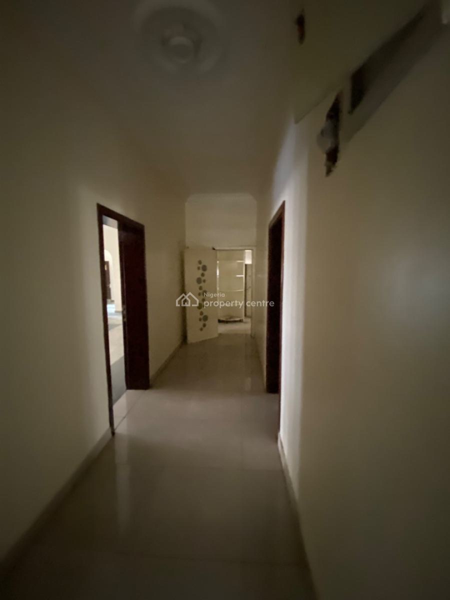 Spacious 3 Bedroom Flat, Beside Nugget Hotel, Utako, Abuja, Flat / Apartment for Rent