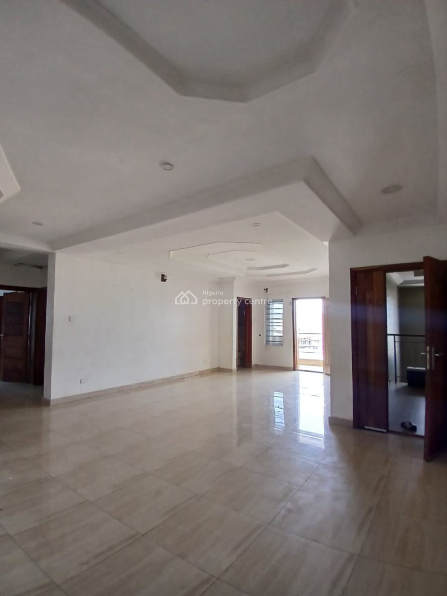 Well Maintained 3bedroom Flat Upstairs Apartment, Off Spg Road, Ologolo, Ologolo, Lekki, Lagos, Flat / Apartment for Rent