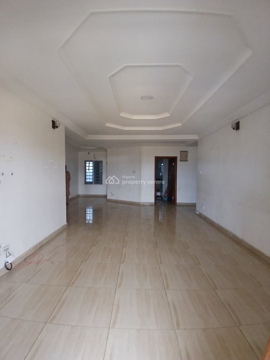 Well Maintained 3bedroom Flat Upstairs Apartment, Off Spg Road, Ologolo, Ologolo, Lekki, Lagos, Flat / Apartment for Rent