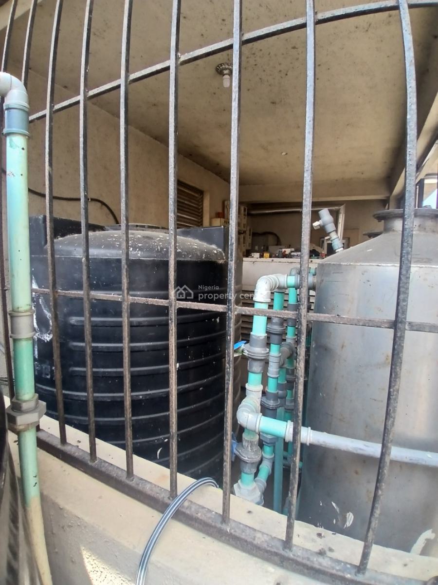Well Maintained 3bedroom Flat Upstairs Apartment, Off Spg Road, Ologolo, Ologolo, Lekki, Lagos, Flat / Apartment for Rent
