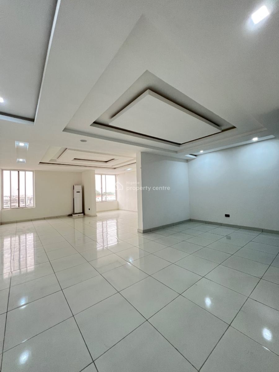 Very Spacious 4 Bedroom Penthouse with Swimming Pool, Gym and Elevator, Ikate, Lekki, Lagos, Block of Flats for Sale