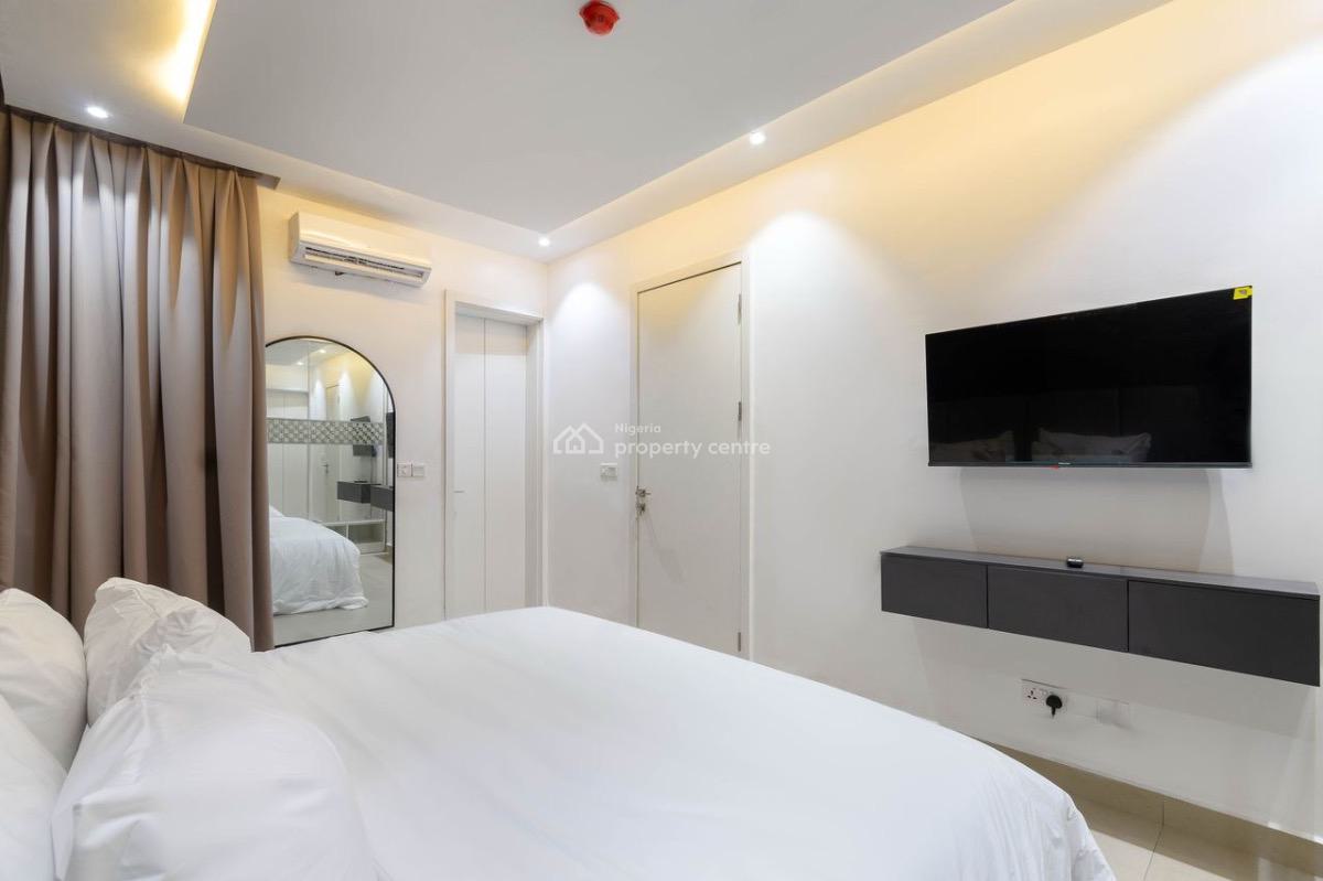 Our Stylish 2 Bedroom Apartment with Gym, Smartlock Door & Balcony in, Lekki Phase 1, Lekki, Lagos, Flat / Apartment Short Let
