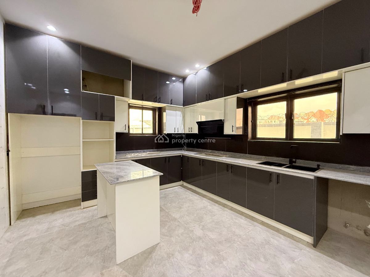Stunning 5 Bedroom Detached House, Asokoro District, Abuja, Detached Duplex for Sale