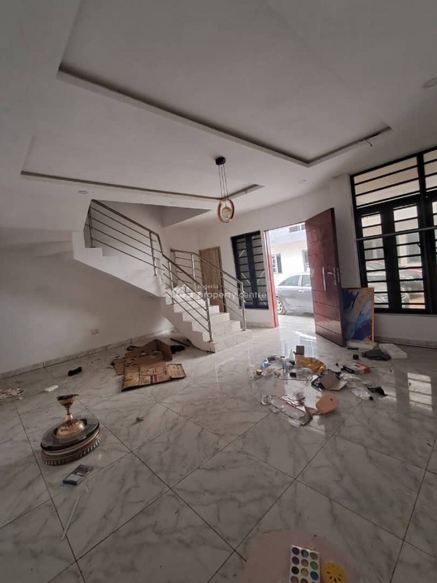 Serviced 3-bedroom Terrace with a Room Bq, Ologolo Lekki, Lekki, Lagos, Terraced Duplex for Rent