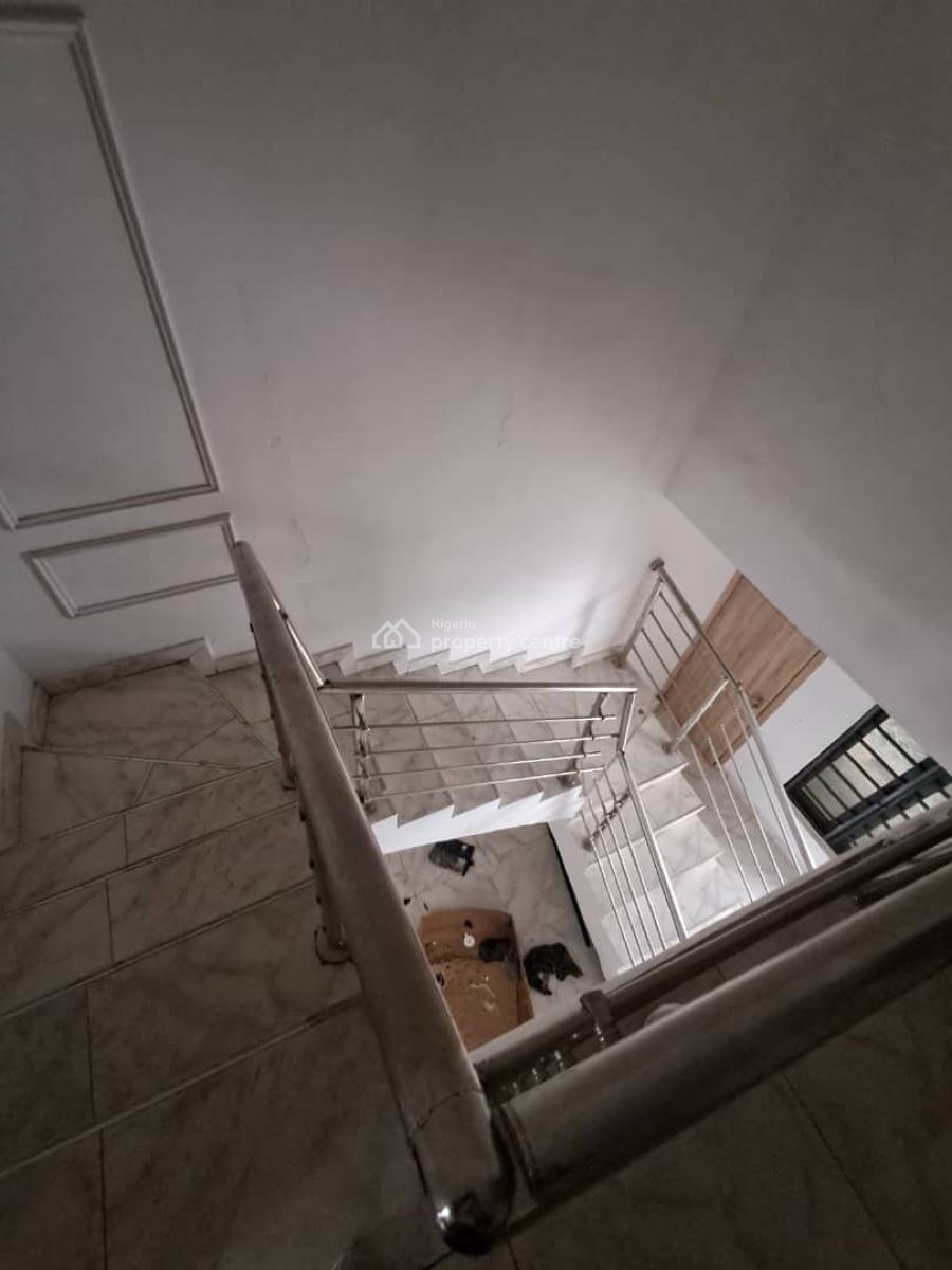 Serviced 3-bedroom Terrace with a Room Bq, Ologolo Lekki, Lekki, Lagos, Terraced Duplex for Rent