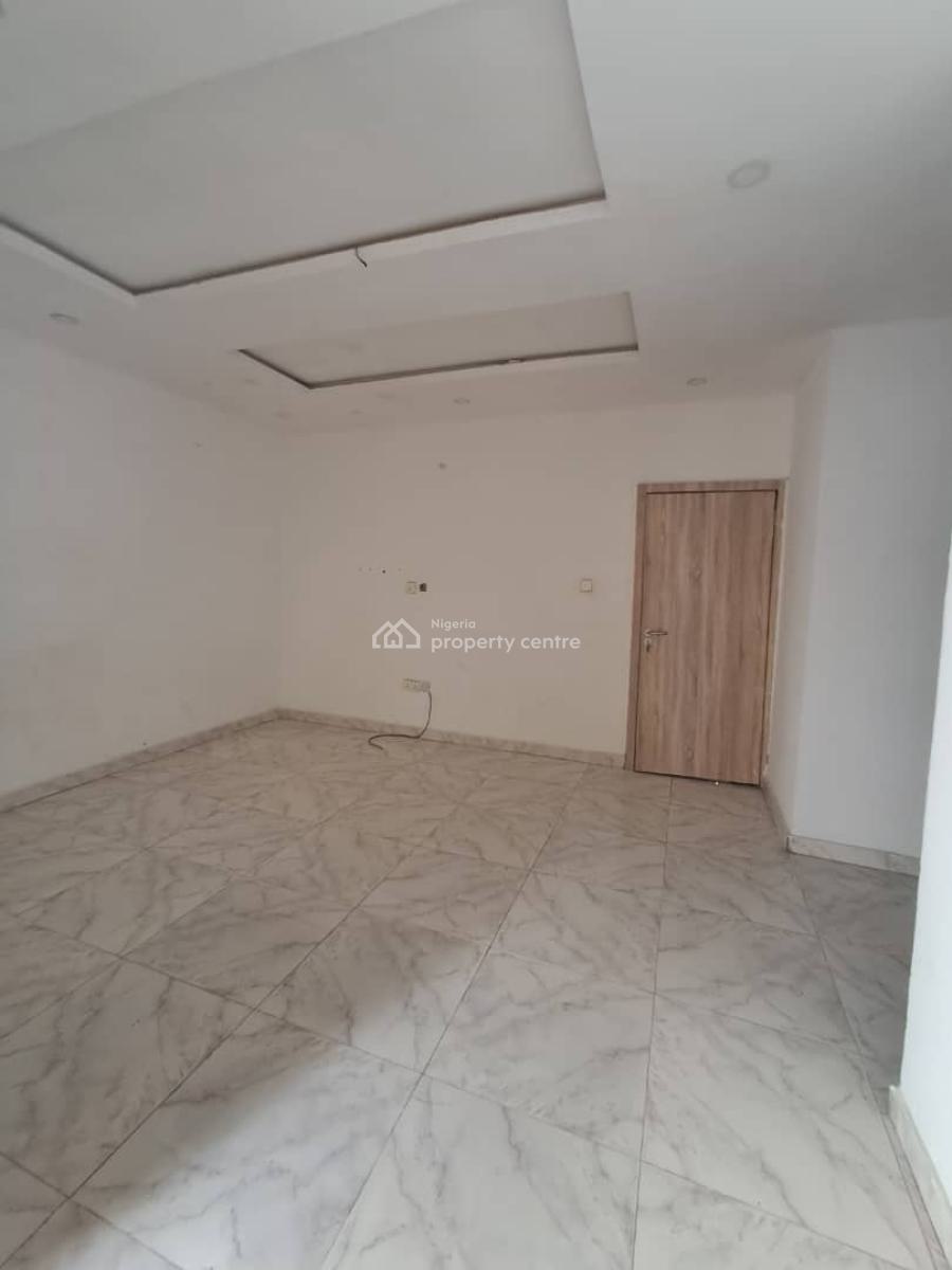 Serviced 3-bedroom Terrace with a Room Bq, Ologolo Lekki, Lekki, Lagos, Terraced Duplex for Rent