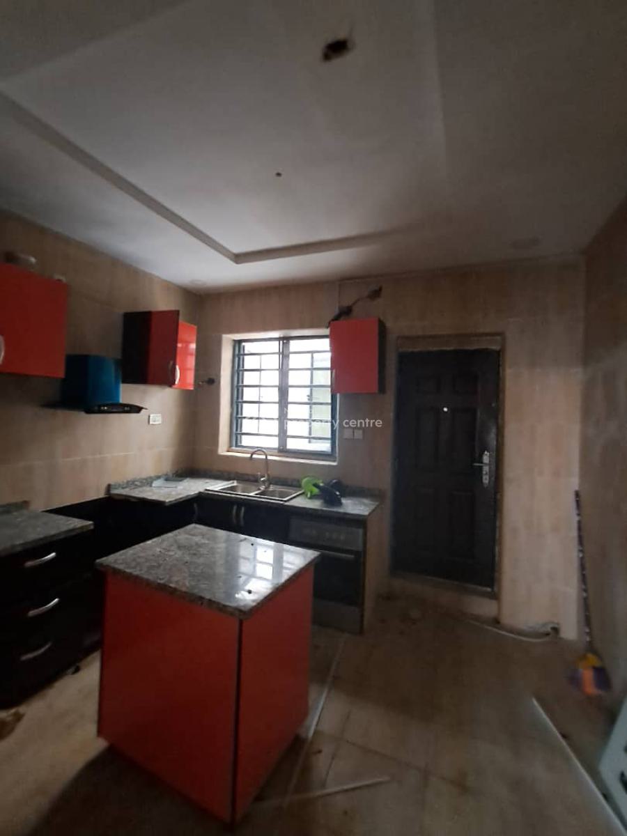 Serviced 3-bedroom Terrace with a Room Bq, Ologolo Lekki, Lekki, Lagos, Terraced Duplex for Rent