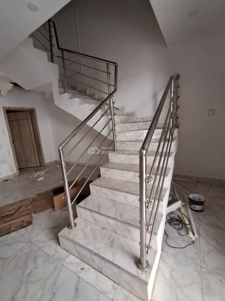 Serviced 3-bedroom Terrace with a Room Bq, Ologolo Lekki, Lekki, Lagos, Terraced Duplex for Rent