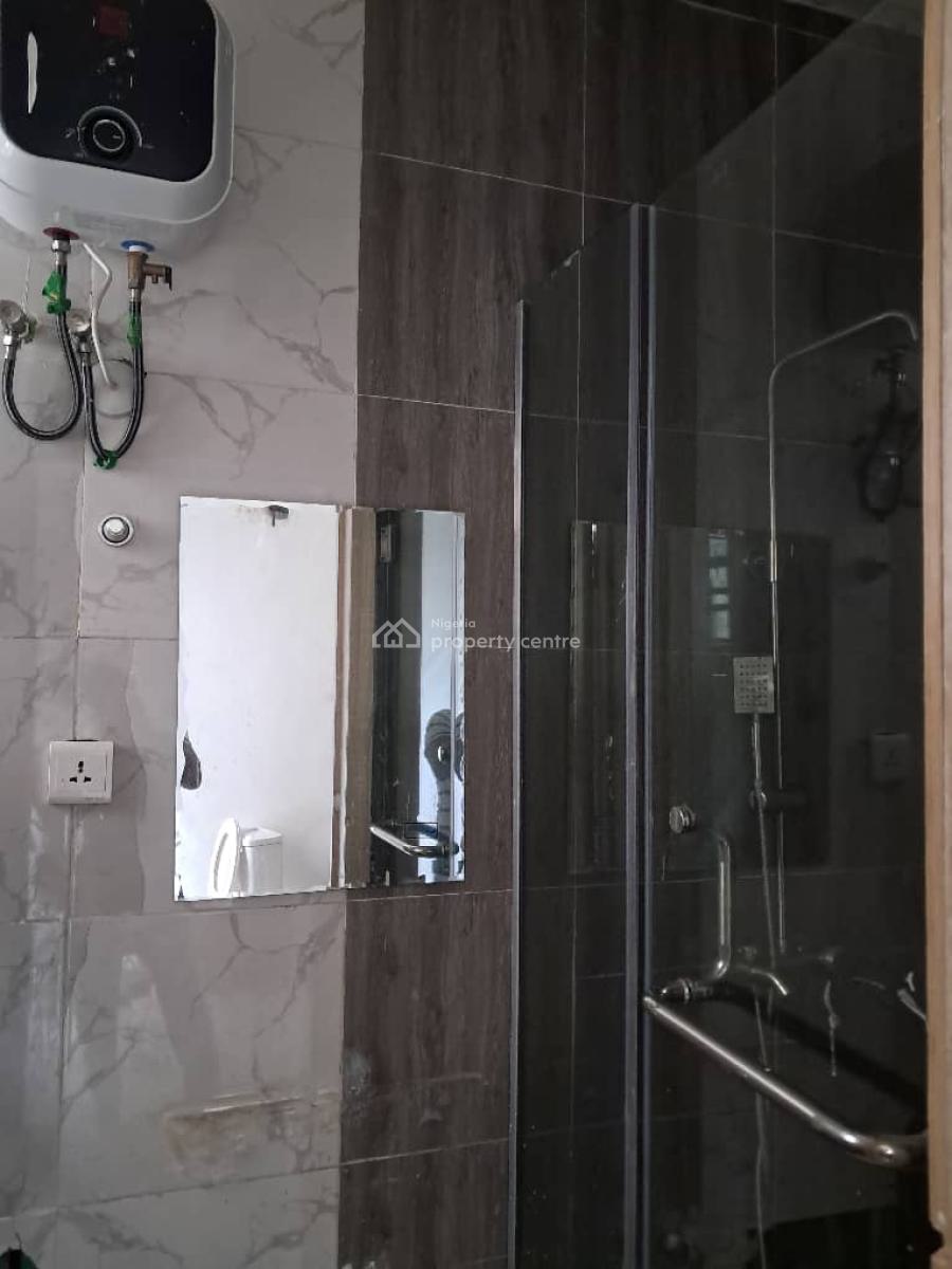 Serviced 3-bedroom Terrace with a Room Bq, Ologolo Lekki, Lekki, Lagos, Terraced Duplex for Rent