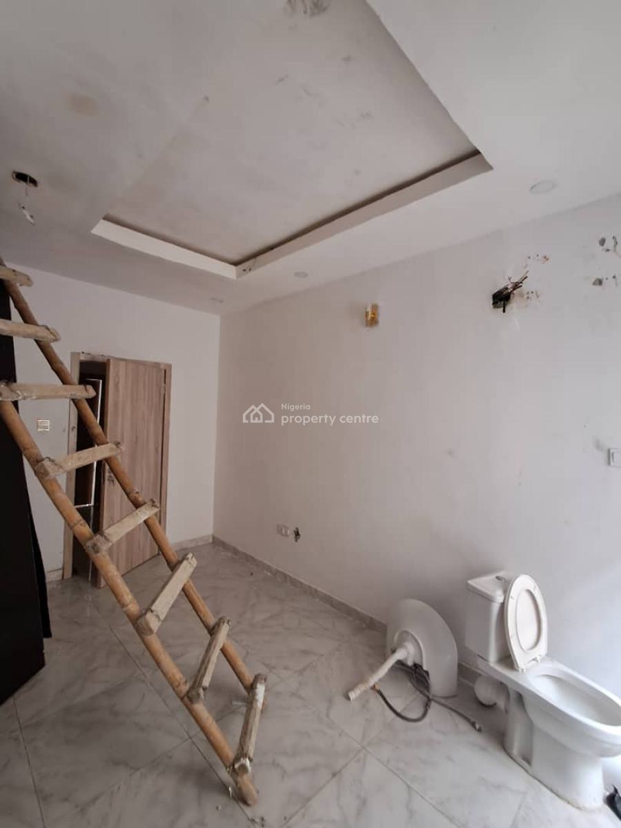 Serviced 3-bedroom Terrace with a Room Bq, Ologolo Lekki, Lekki, Lagos, Terraced Duplex for Rent