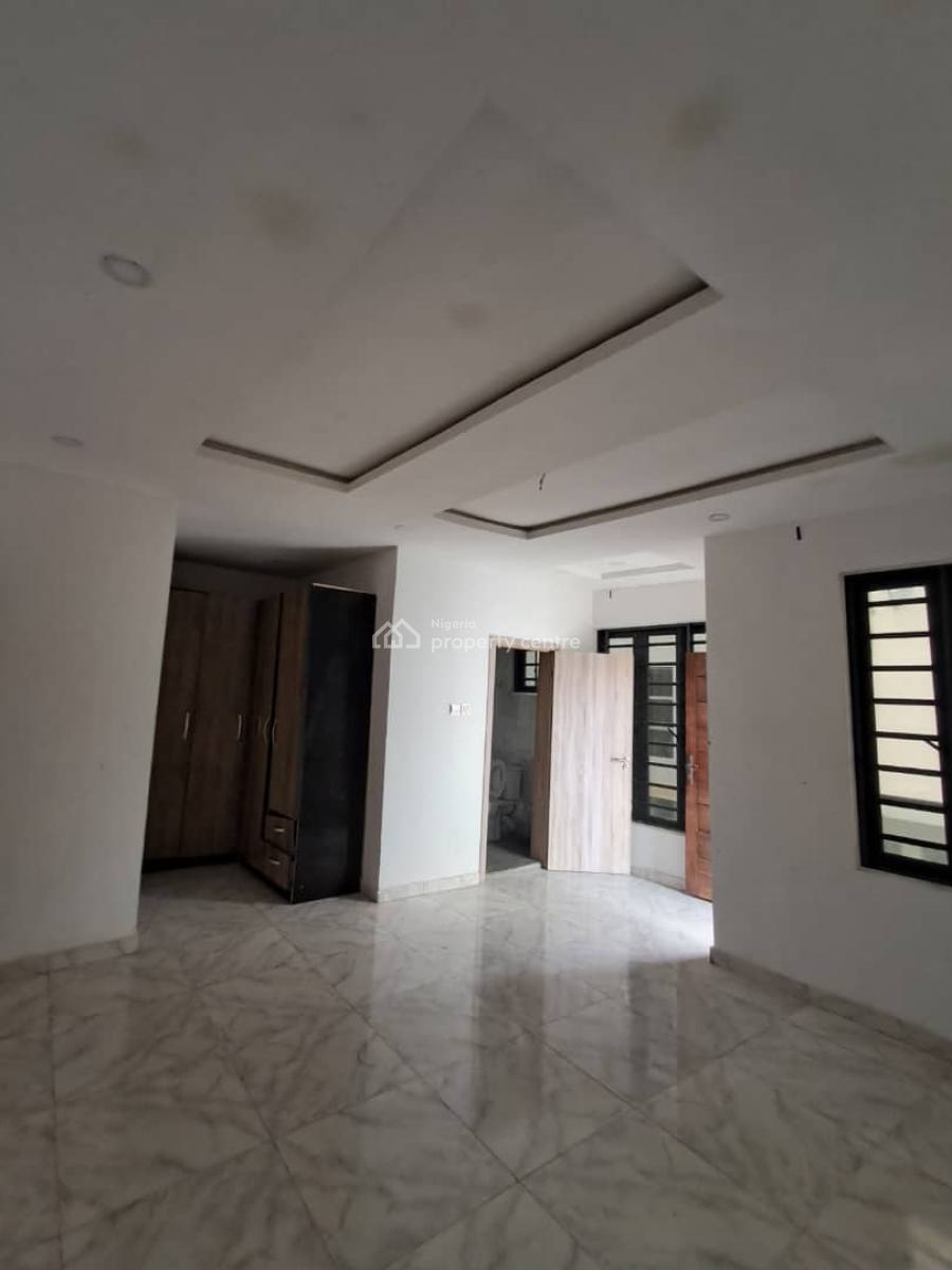 Serviced 3-bedroom Terrace with a Room Bq, Ologolo Lekki, Lekki, Lagos, Terraced Duplex for Rent
