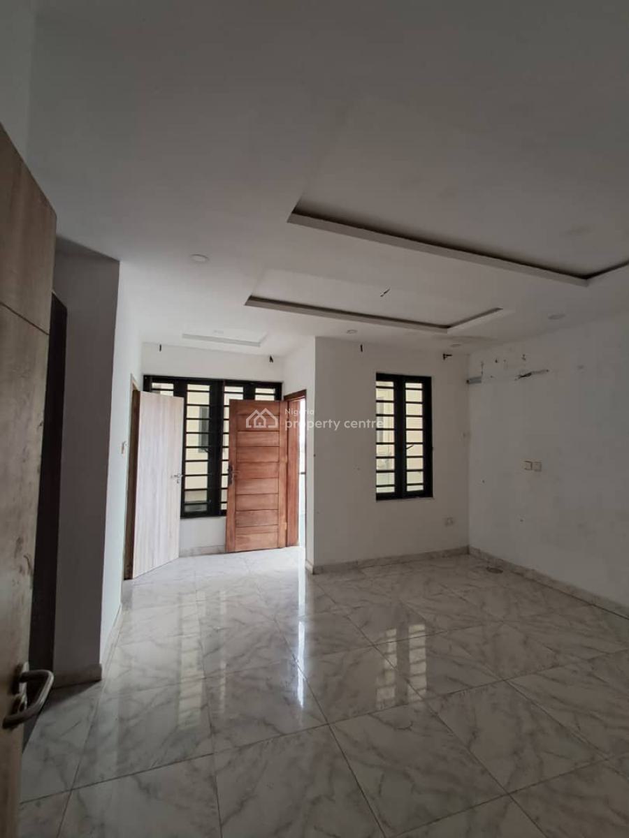 Serviced 3-bedroom Terrace with a Room Bq, Ologolo Lekki, Lekki, Lagos, Terraced Duplex for Rent