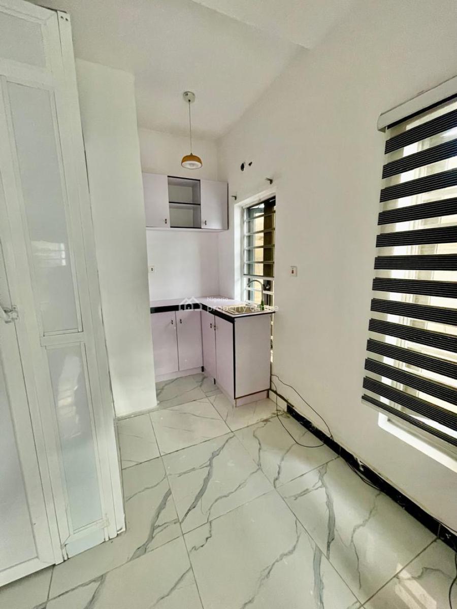 Standard N Massive Studio Apartment with an Open Plan Kitchen, Van Daniel Estate of Orchid Road Lekki, Lekki, Lagos, Self Contain (single Rooms) for Rent