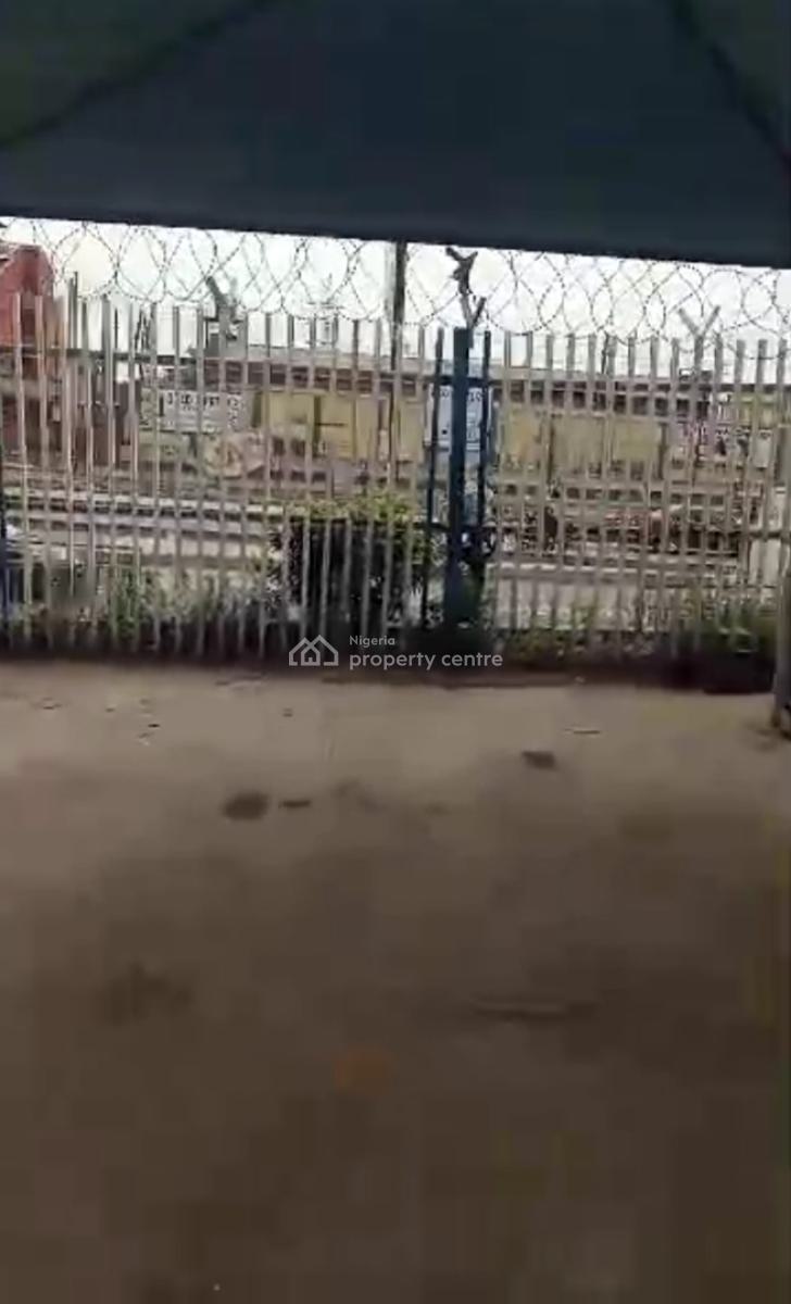 Commercial Property Along Ikorodu Road Maryland on 1300sqm of Land, Along Ikorodu Road, Maryland., Maryland, Lagos, Office Space for Sale