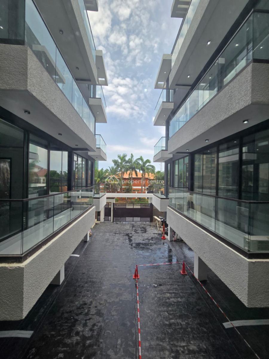 Luxurious and Spacious 3 Bed Apartment with Bq, Gym, Elevator & Pool, Lekki Phase 1, Lekki, Lagos, Flat / Apartment for Rent