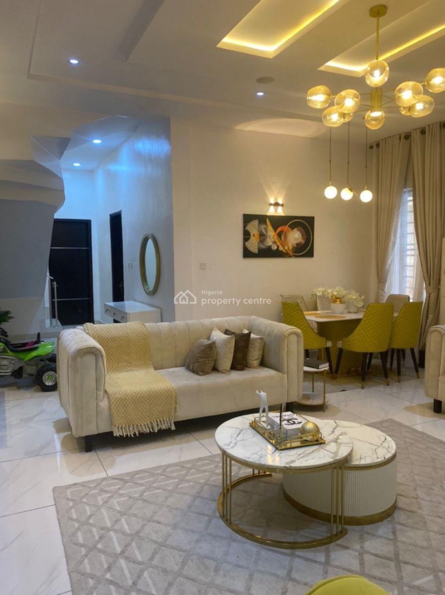 Just in! Spacious and Elegant, Comes Unfurnished, Chevron Drive, Lekki, Lagos, Semi-detached Duplex for Rent