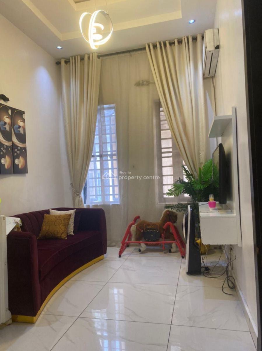 Just in! Spacious and Elegant, Comes Unfurnished, Chevron Drive, Lekki, Lagos, Semi-detached Duplex for Rent