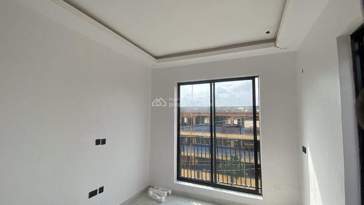One Bedroom Apartment, Ajayi Street, Onike, Yaba, Lagos, Mini Flat (room and Parlour) for Rent