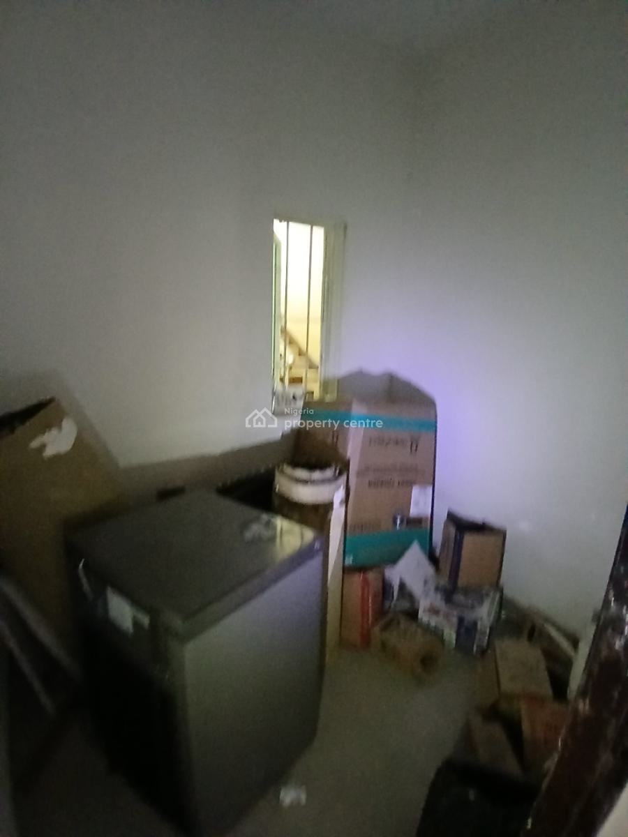 a Room Bq Upstairs in a Serviced Apartment, Agungi, Lekki, Lagos, Self Contain (single Rooms) for Rent