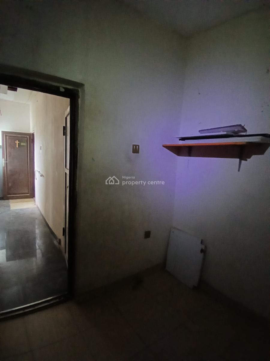 a Room Bq Upstairs in a Serviced Apartment, Agungi, Lekki, Lagos, Self Contain (single Rooms) for Rent