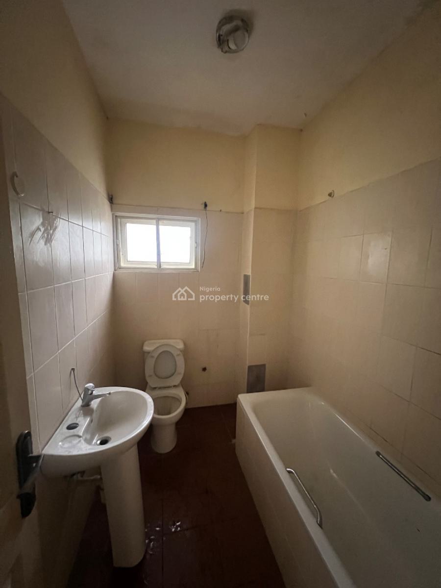 Standard and Spacious 3-bedroom Flat, Fara Park Estate, Sangotedo, Ajah, Lagos, Flat / Apartment for Rent