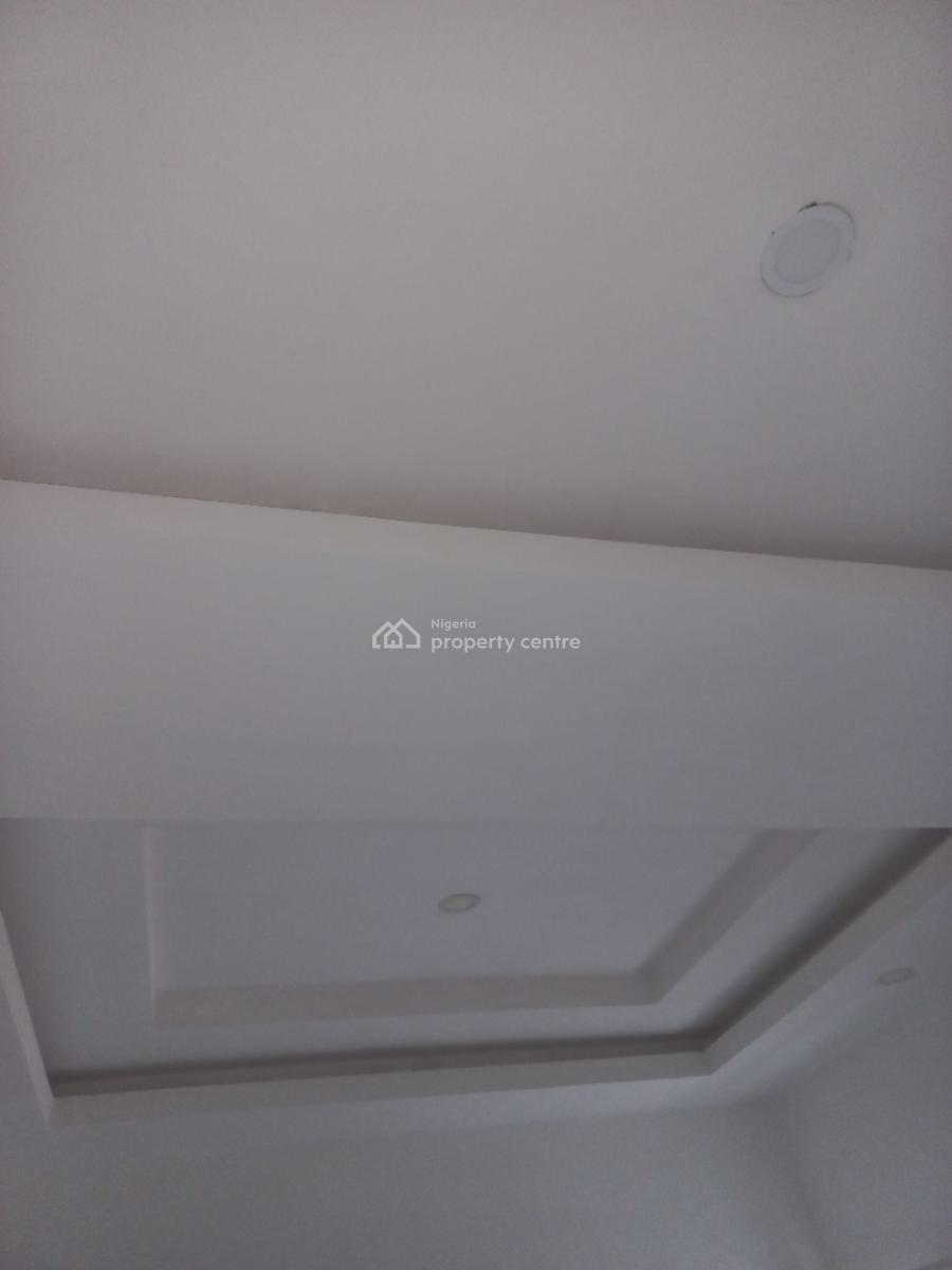 Very Clean 3 Bedroom Apartment (upstairs), Eleganza Gardens, at Vgc Bus Stop, Vgc, Lekki, Lagos, Flat / Apartment for Rent