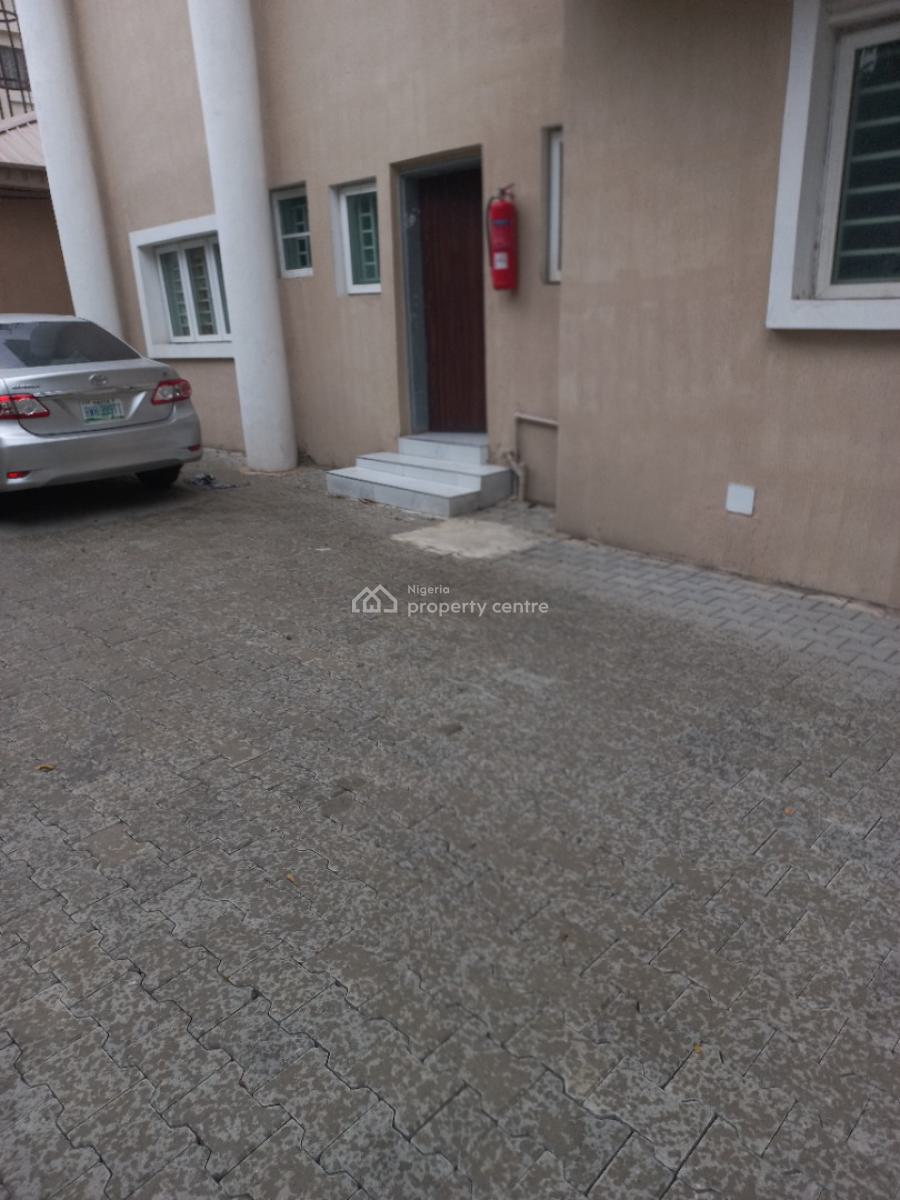 Very Clean 3 Bedroom Apartment (upstairs), Eleganza Gardens, at Vgc Bus Stop, Vgc, Lekki, Lagos, Flat / Apartment for Rent