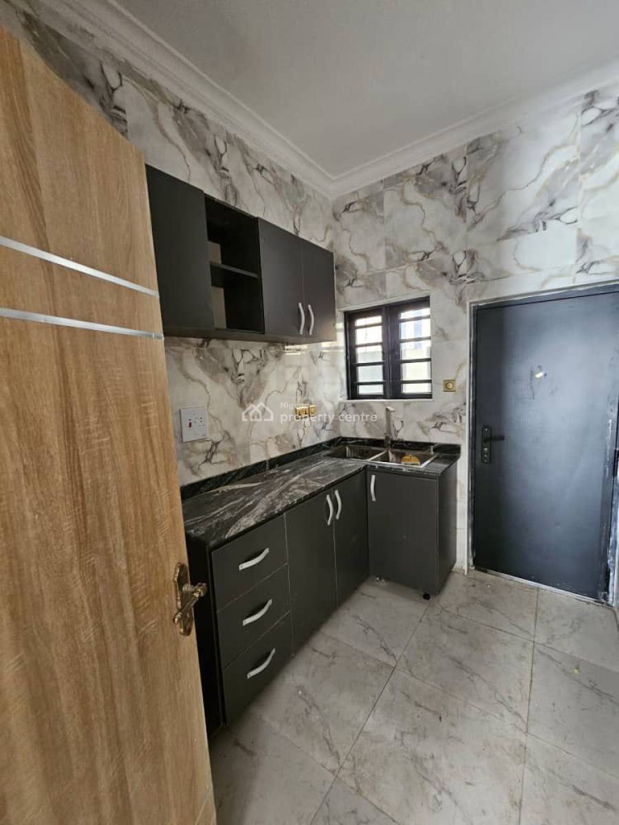 2 Bedroom Apartment, Oko-oba, Agege, Lagos, Flat / Apartment for Sale