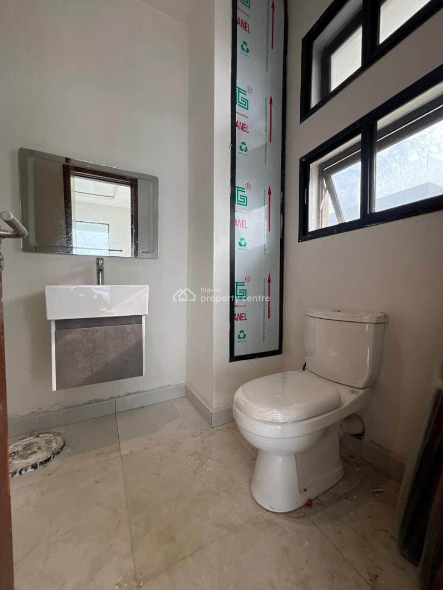 Spacious Massive Luxury 3 Bedrooms Penthouse, Richmond Pearl Estate, Off Freedom Way, Lekki Phase 1, Lekki, Lagos, Flat / Apartment for Rent