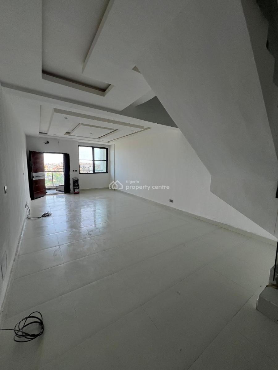 3 Bedroom Flat with a Room Bq in a Gated Estate, Lekki Phase 1, Lekki, Lagos, Flat / Apartment for Rent