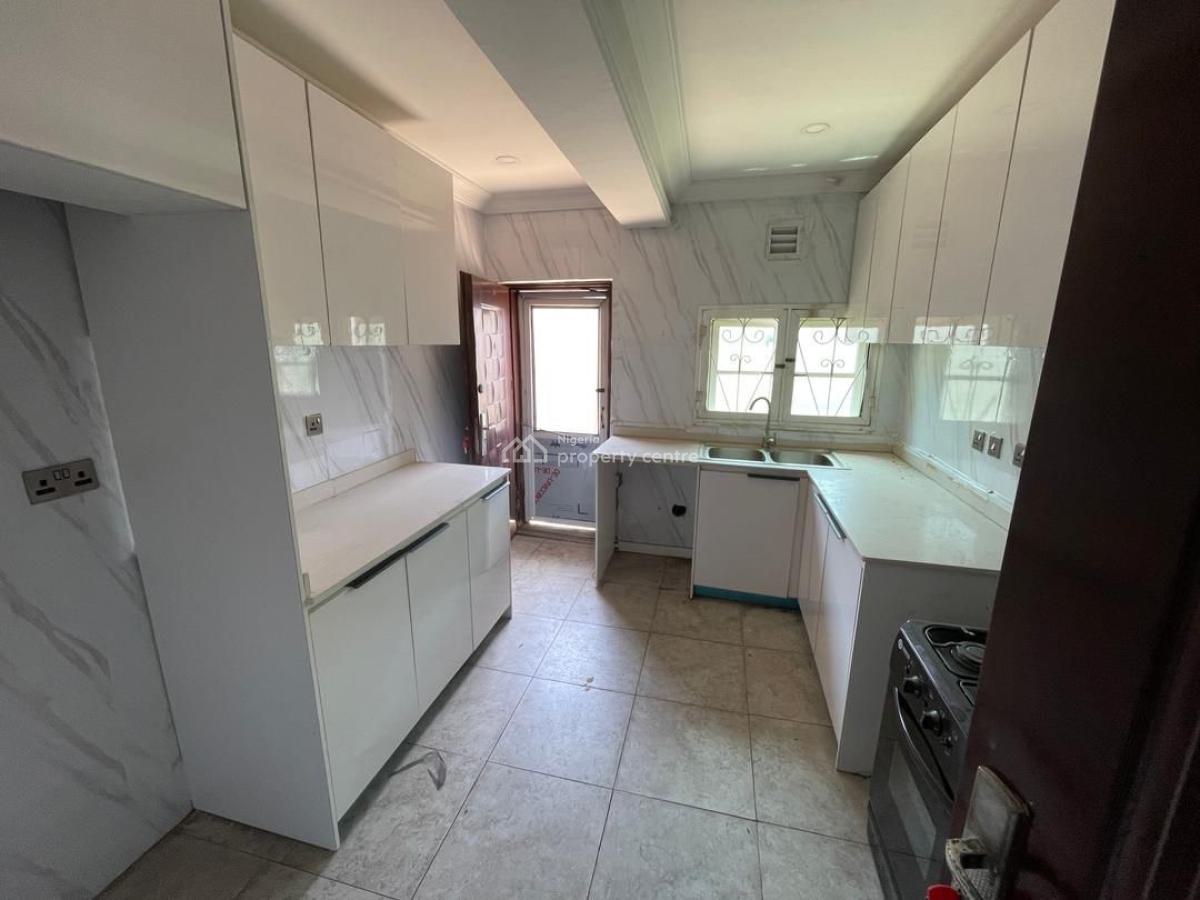 Lovely 3 Bedroom Apartment + Bq in a Serene Location, Lekki Phase 1, Lekki, Lagos, Flat / Apartment for Rent