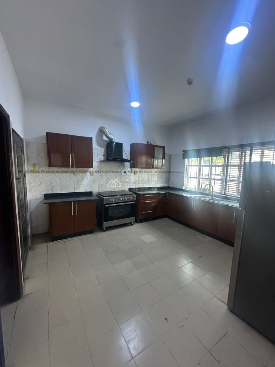 Well Maintained  & Fully Serviced 2 Bedroom Flat, Ikoyi, Lagos, Flat / Apartment for Rent