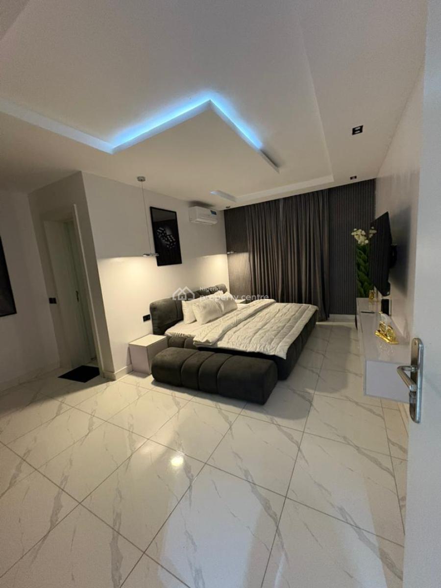 Fully Furnished 2 Bedroom Apartment with Elevator & Pool, Lekki Phase 1, Lekki, Lagos, Flat / Apartment Short Let