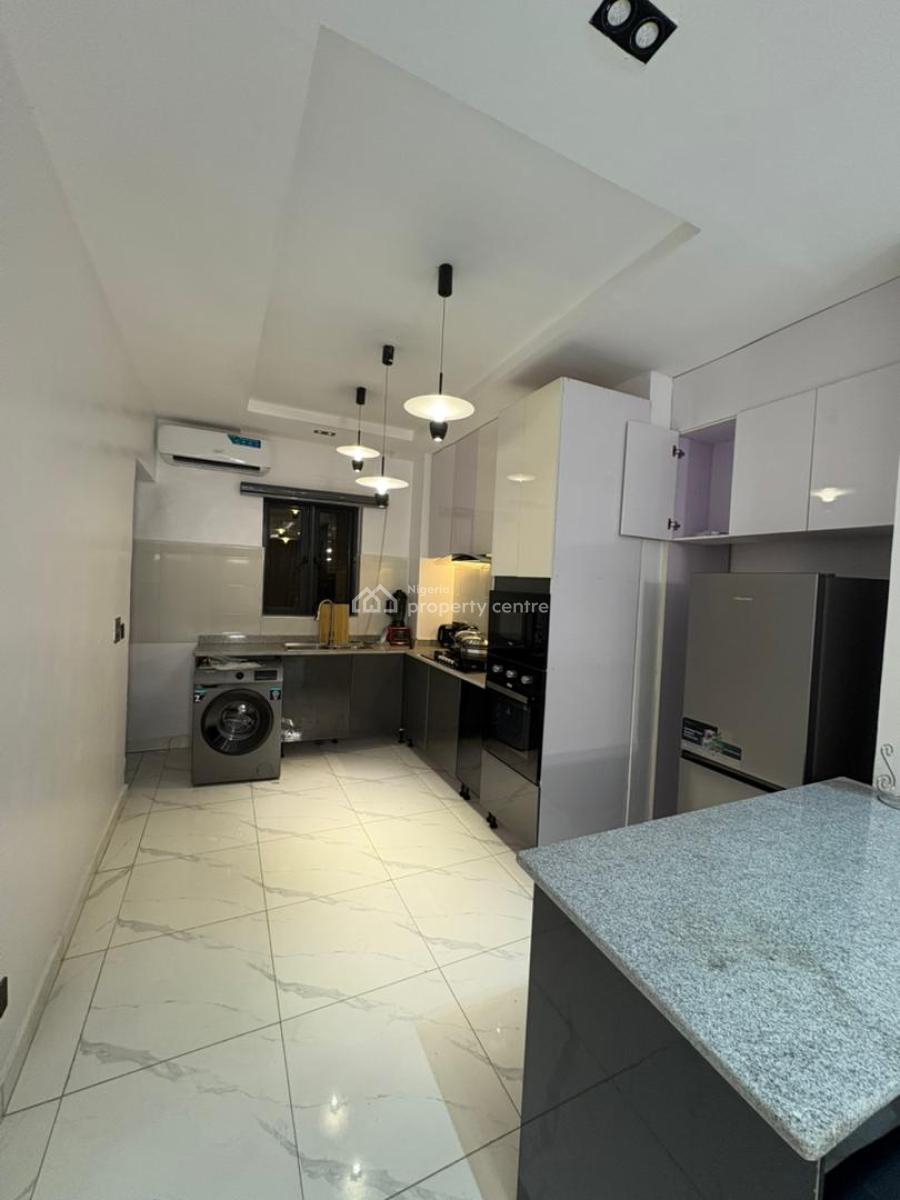 Fully Furnished 2 Bedroom Apartment with Elevator & Pool, Lekki Phase 1, Lekki, Lagos, Flat / Apartment Short Let
