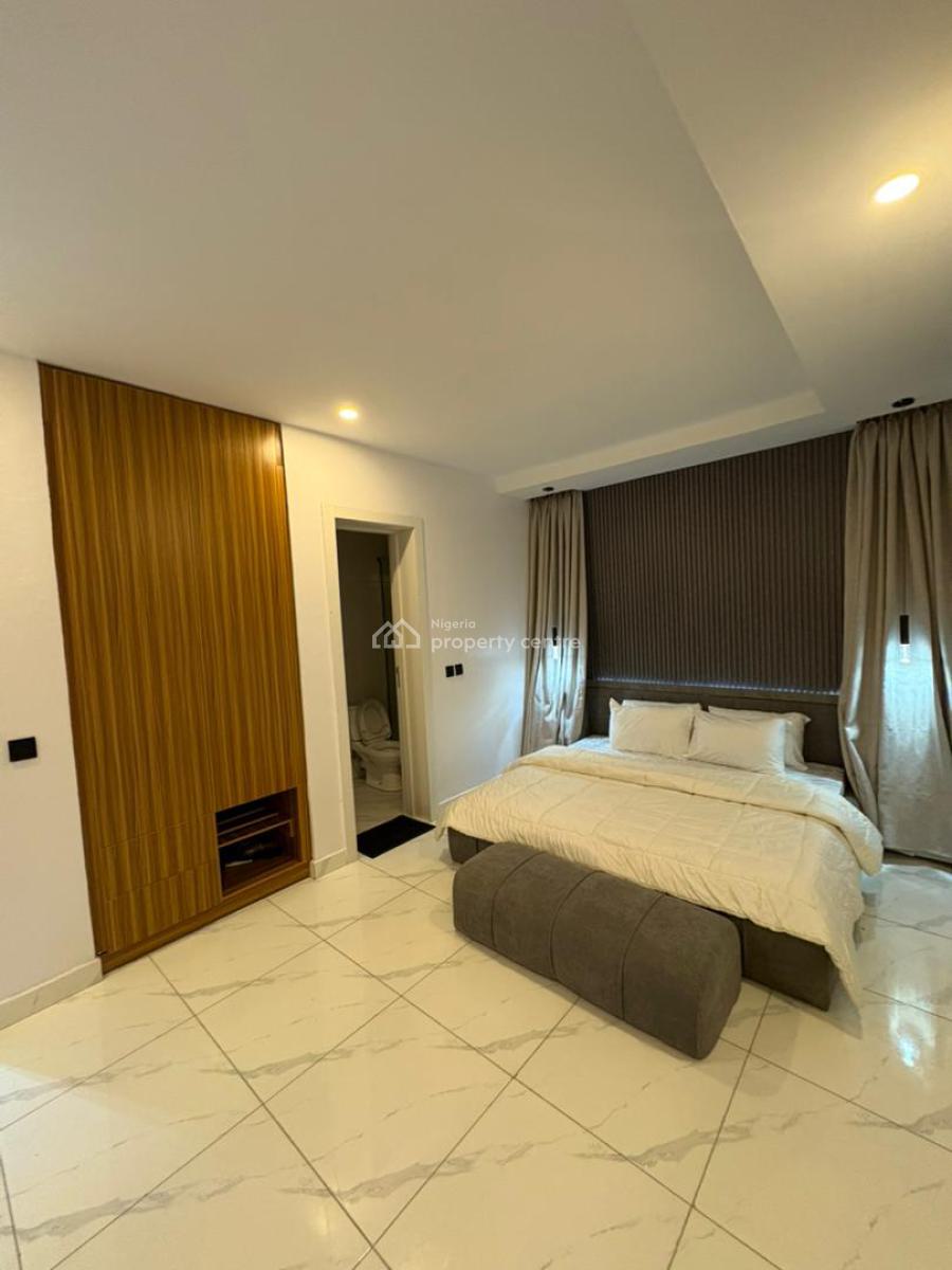 Fully Furnished 2 Bedroom Apartment with Elevator & Pool, Lekki Phase 1, Lekki, Lagos, Flat / Apartment Short Let