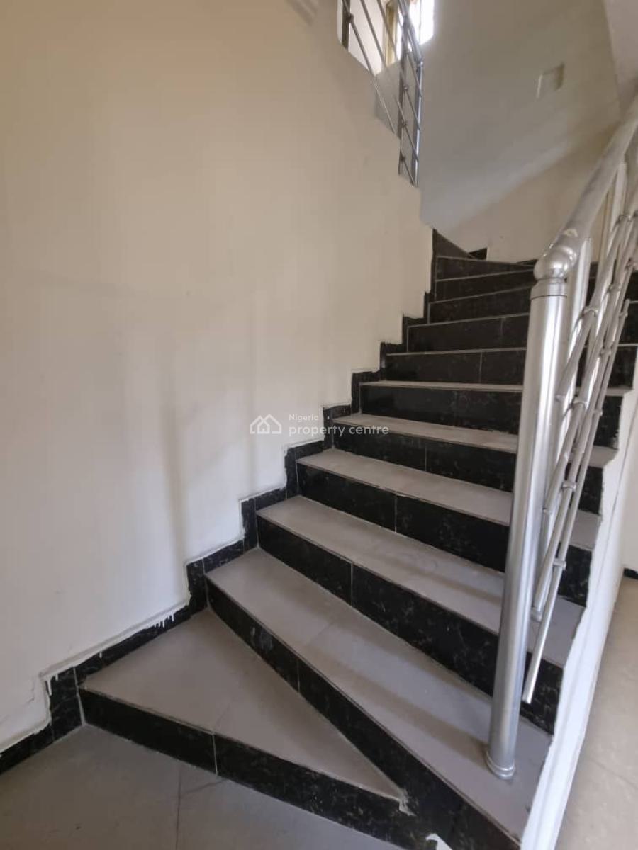 4 Bedroom Apartment in a Secured Estate, Mobile Road, Ajah, Lagos, Flat / Apartment for Rent