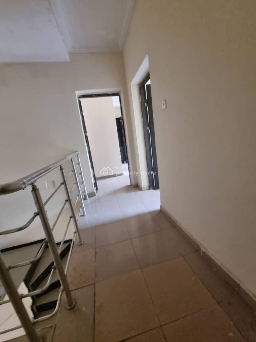 4 Bedroom Apartment in a Secured Estate, Mobile Road, Ajah, Lagos, Flat / Apartment for Rent