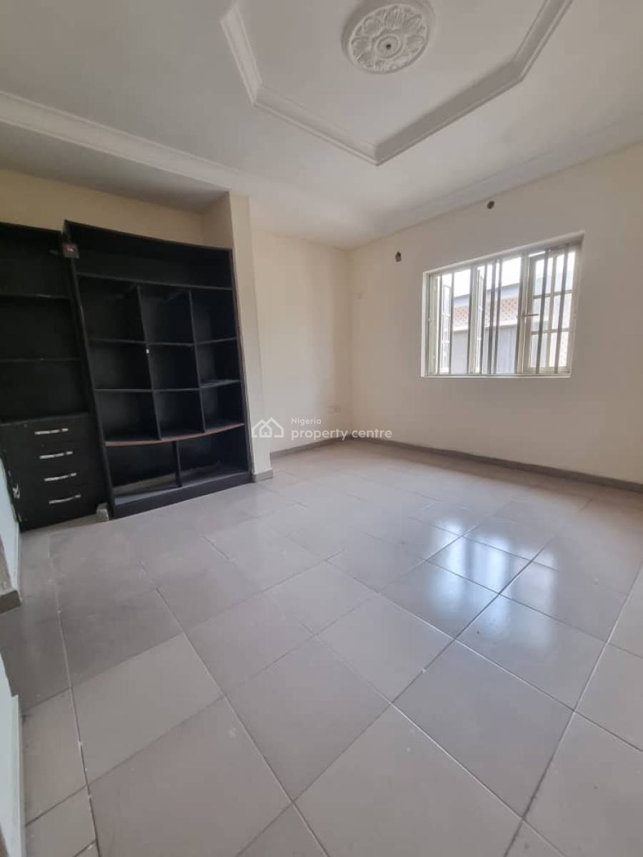 4 Bedroom Apartment in a Secured Estate, Mobile Road, Ajah, Lagos, Flat / Apartment for Rent